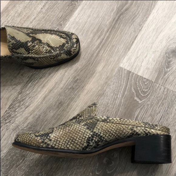 Stuart Weitzman Snake Print Mule 8.5 - Picture 3 of 7